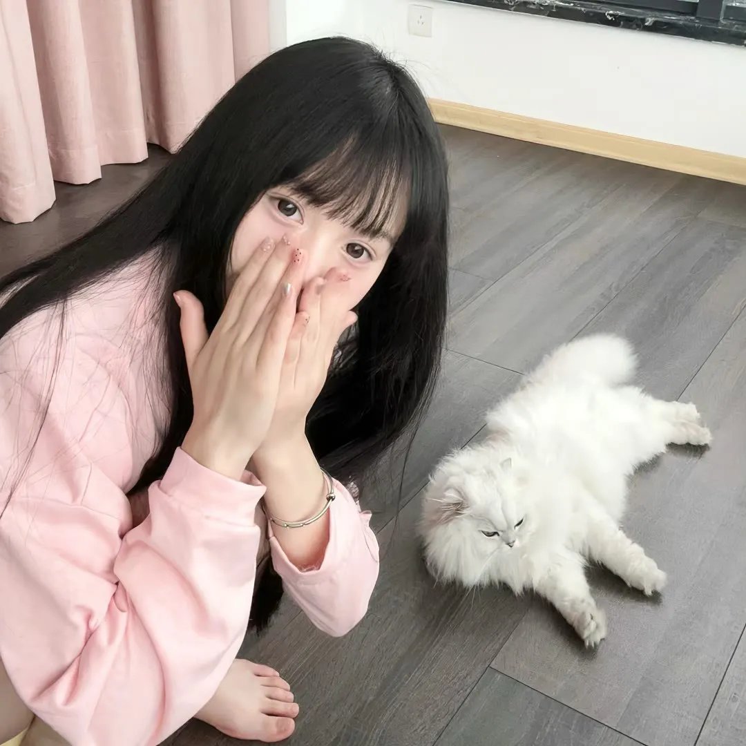 号舱房的女人